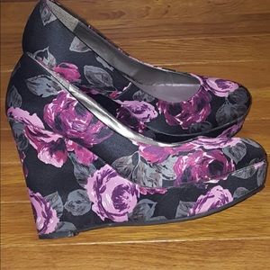 Madden girl wedge heel